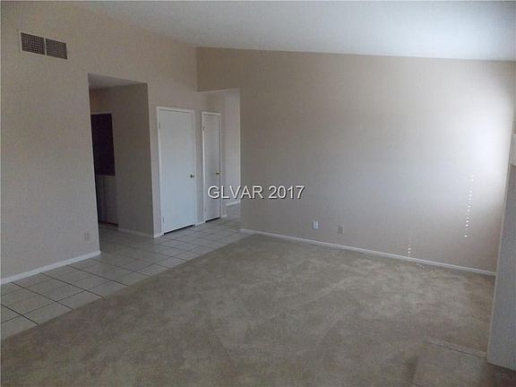 3rd image of 3201 Miramar Dr