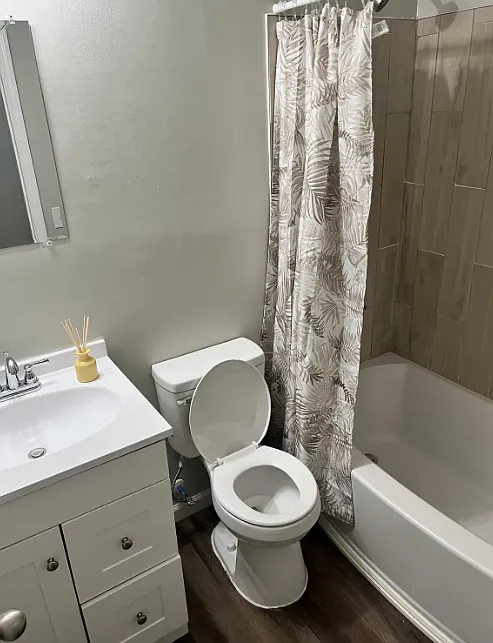 3 bed, 1011 sqft, $1,640 — Photo 2