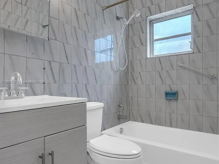 2809 SW 23rd Ter #2807 — Photo 12