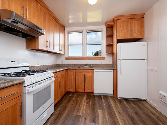 4th image of 540 Green Ave #540