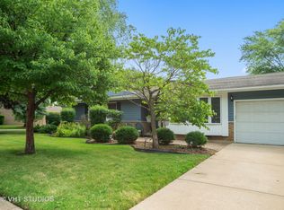 45 Evergreen St, Elk Grove Village, IL 60007