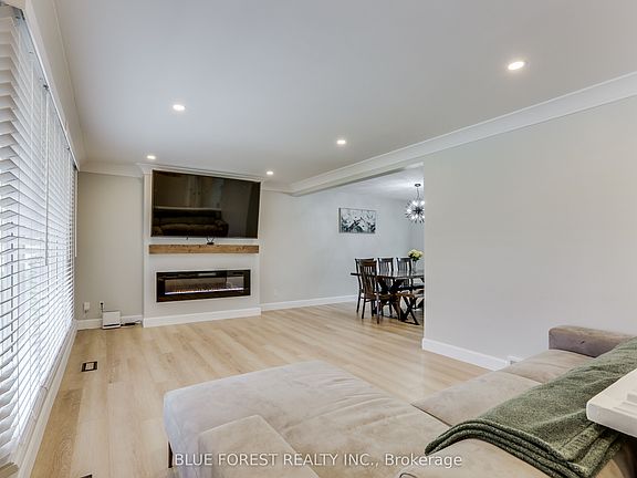 3rd image of 42 Regency Rd