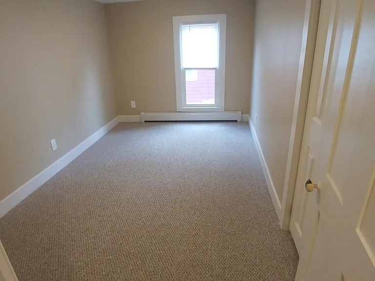 28 Elm St — Photo 16