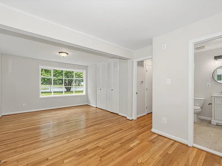 8624 Parliament Dr — Photo 21