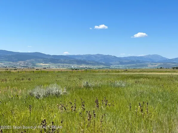 10 Cedar Creek Dr, Thayne, WY 83127