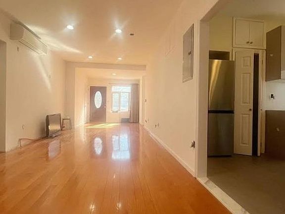 2nd image of 15033 Bayside Ave
