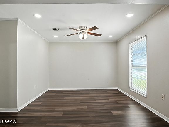 5th image of 104 Town Homes Dr