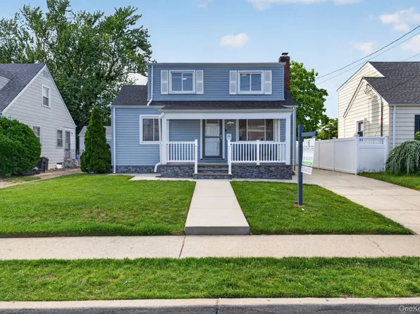22 Kenneth Avenue, North Bellmore, NY 11710
