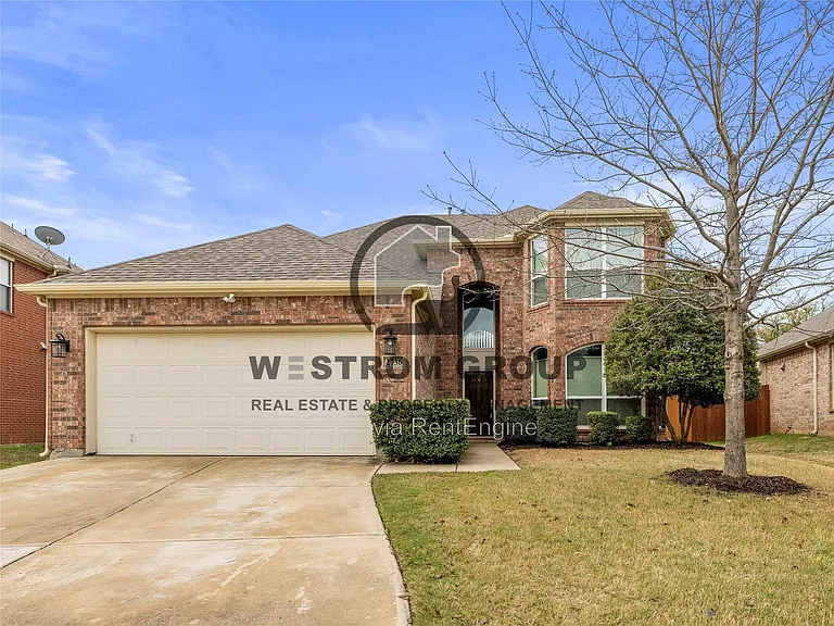 2736 Maple Creek Dr — Photo 1