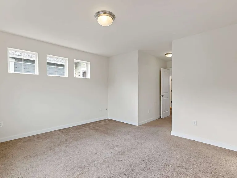 2419 30th Pl NE — Photo 13