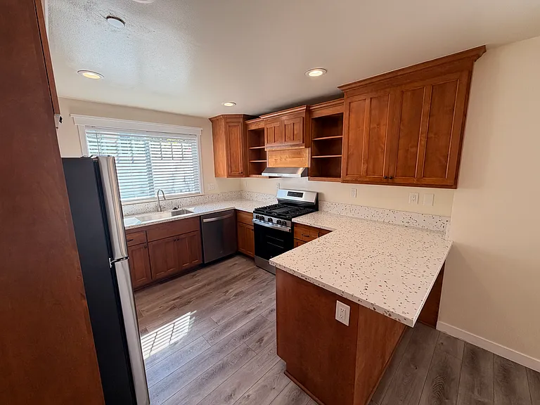1725 S Maple St #1 — Photo 3