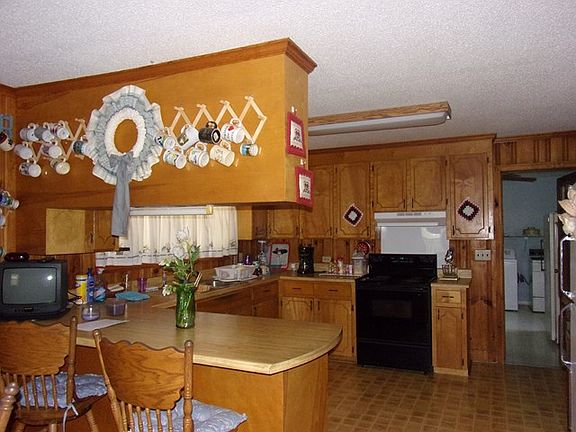 5th image of 2711 Montague Ave Ext