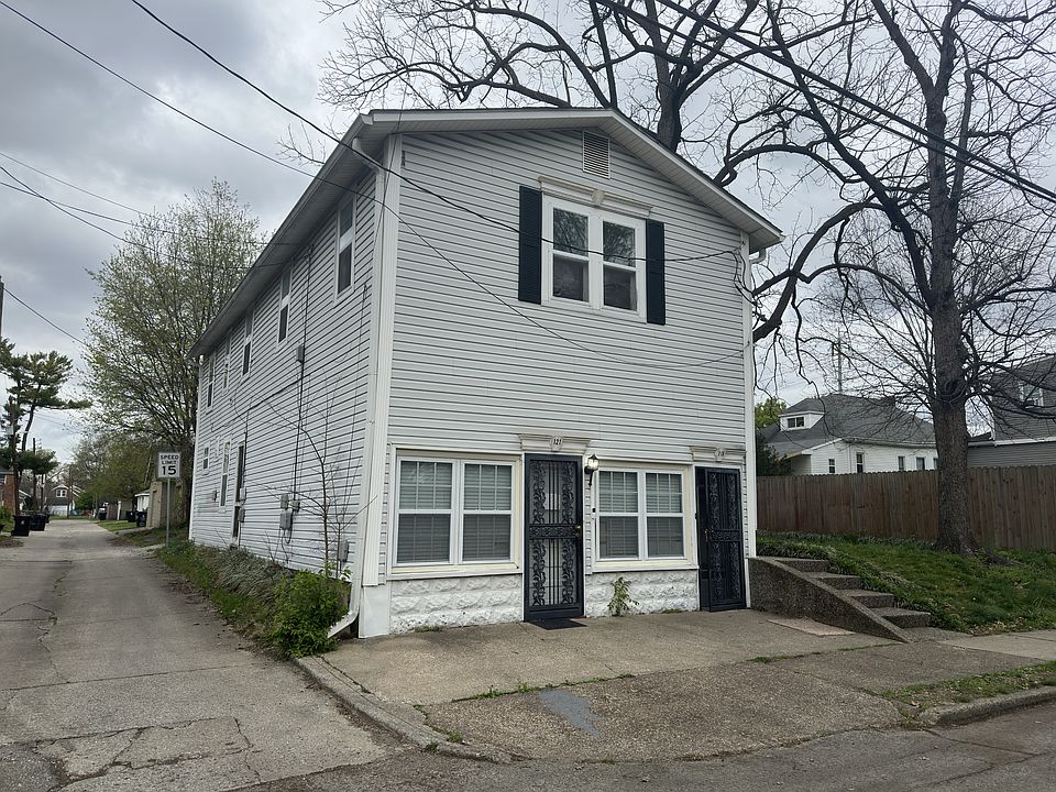 1st image of 121 W Ashland Ave