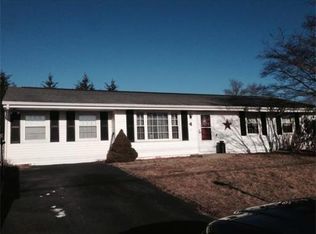 4 Massasoit Ln, Dartmouth, MA 02748