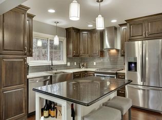 425 Magnolia Ln N, Plymouth, MN 55441