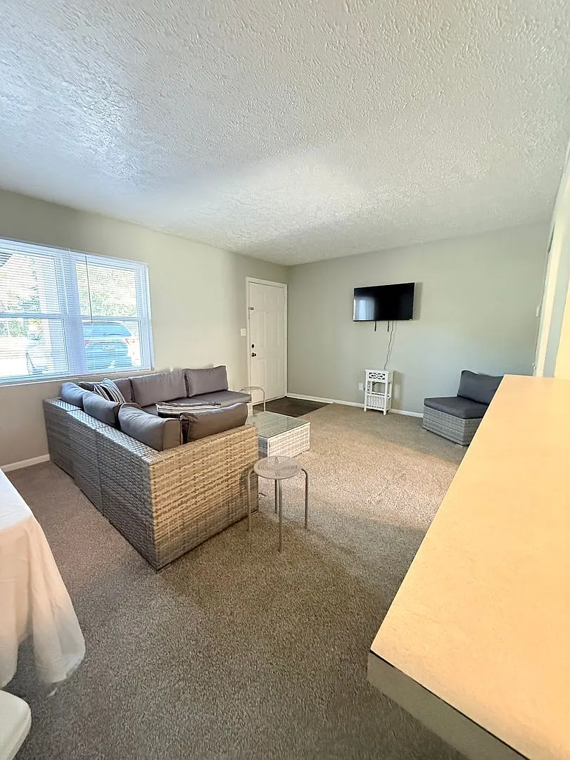 Kingstown Apartments — Photo 2