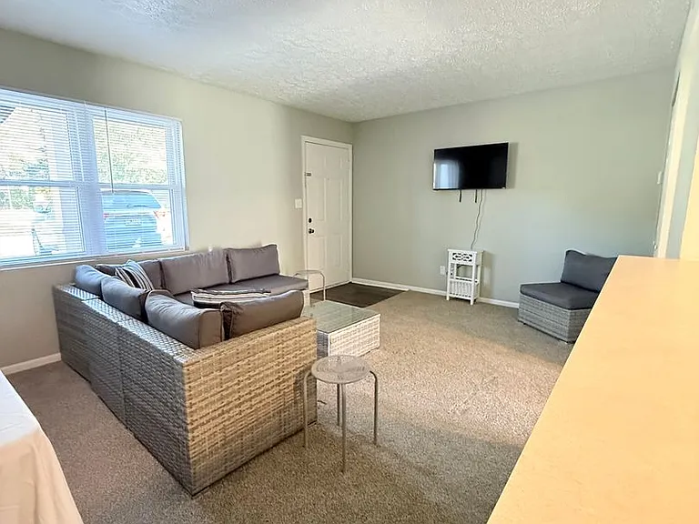 Kingstown Apartments — Photo 2