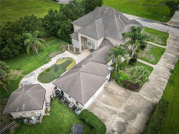 4th image of 4 Island Club Dr