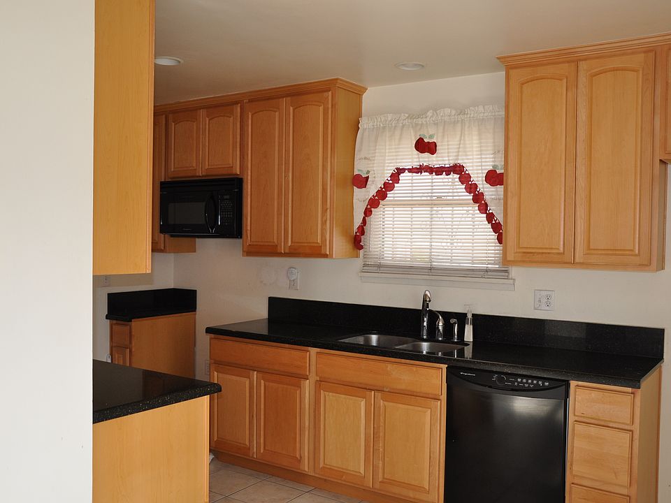 2nd image of 2923 W 138th St