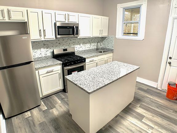 2nd image of 3102 Presbury St