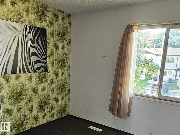 5th image of 14674 54th St NW