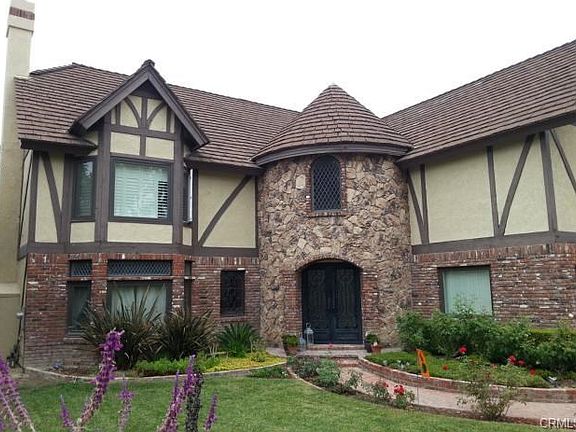 3rd image of 8615 Seranata Dr