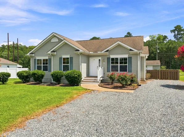 60 Byway Cir, Kilmarnock, VA 22482