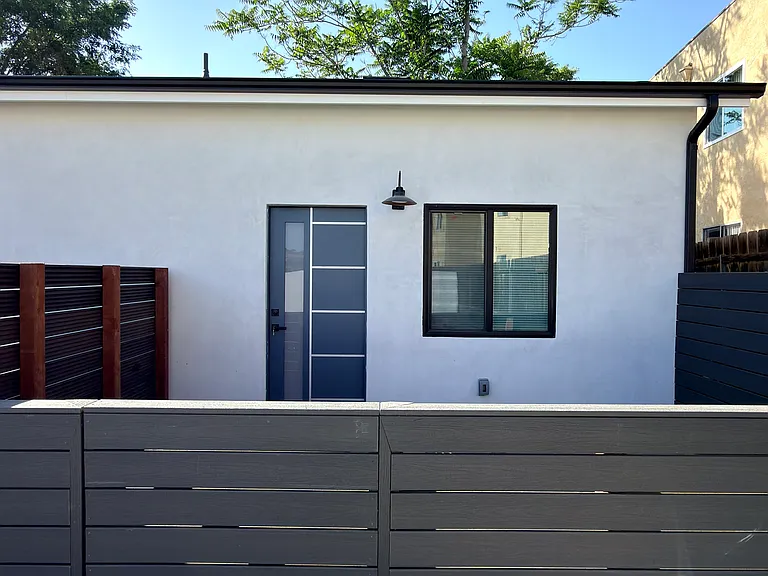 1018 Cedar Brk #C — Photo 12
