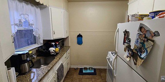 4th image of 453 Marvin Ave Floor 1