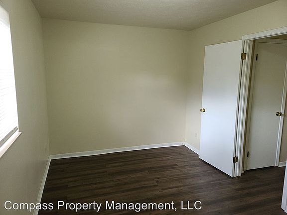 3rd image of 6052 In The Pines Dr SE #8458513