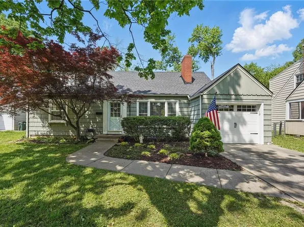 5824 Marty St, Overland Park, KS 66202