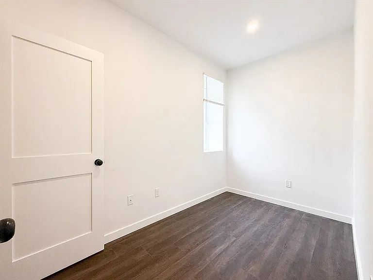 71 Perrin St #3 — Photo 11