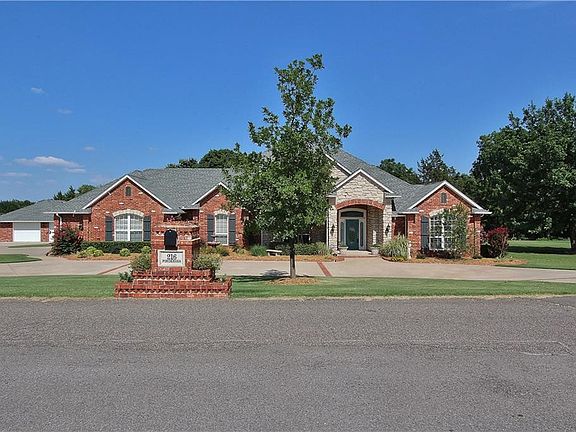2nd image of 216 E Ponderosa Dr