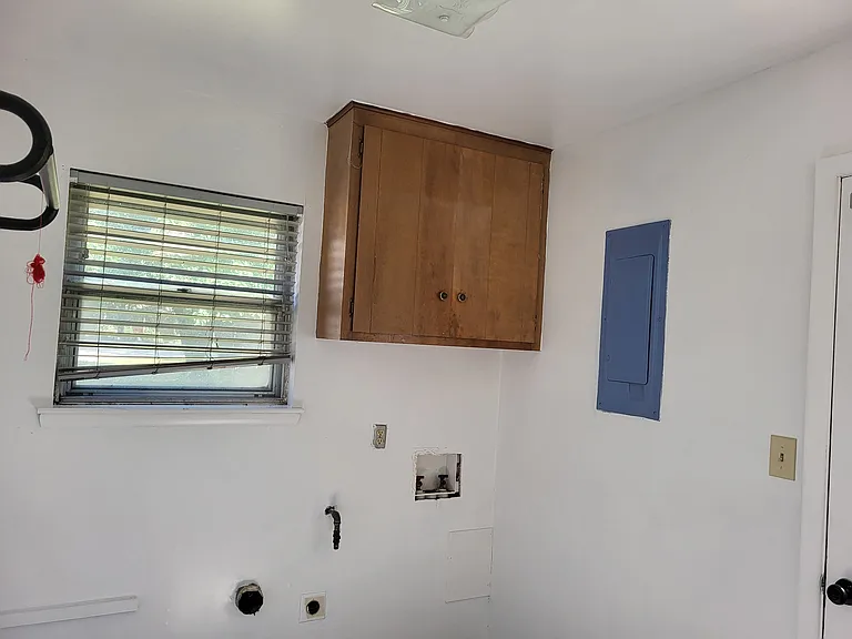 11727 S 86th Ave E — Photo 15