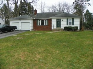 529 Ridgemont Dr, Greece, NY 14626