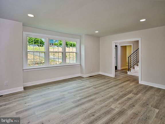 4th image of 712 S Park Ave