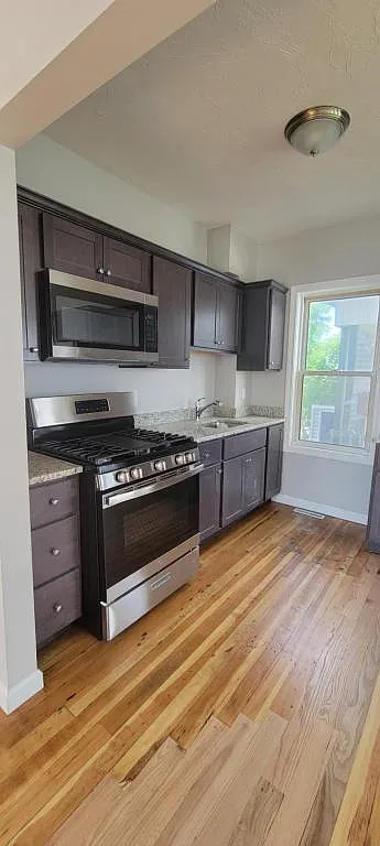 190 Horton St — Photo 2