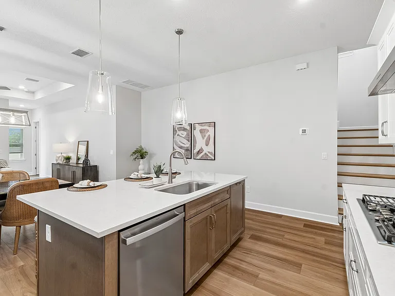 260 Sutton Dr — Photo 10