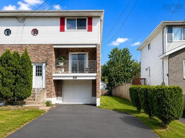 17 Sugar Maple Dr, Timberlea, NS B3T 1G3