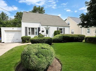 27 Brookfield Rd, Valley Stream, NY 11581