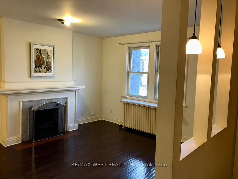 305 Saint Clair Ave E #MAIN FLOOR — Photo 4
