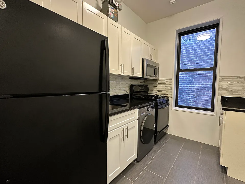 41-24 29th St #5G