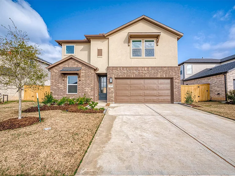 1127 Sugar Dr — Photo 1