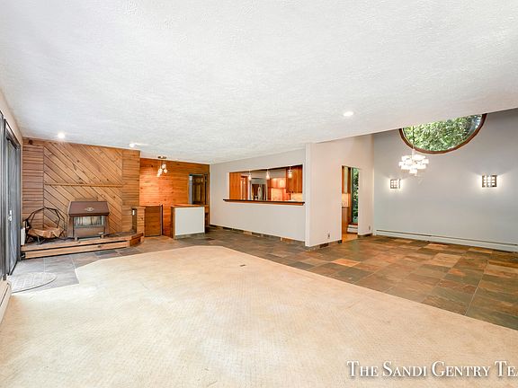 5th image of 17330 Sheldon Dunes Dr