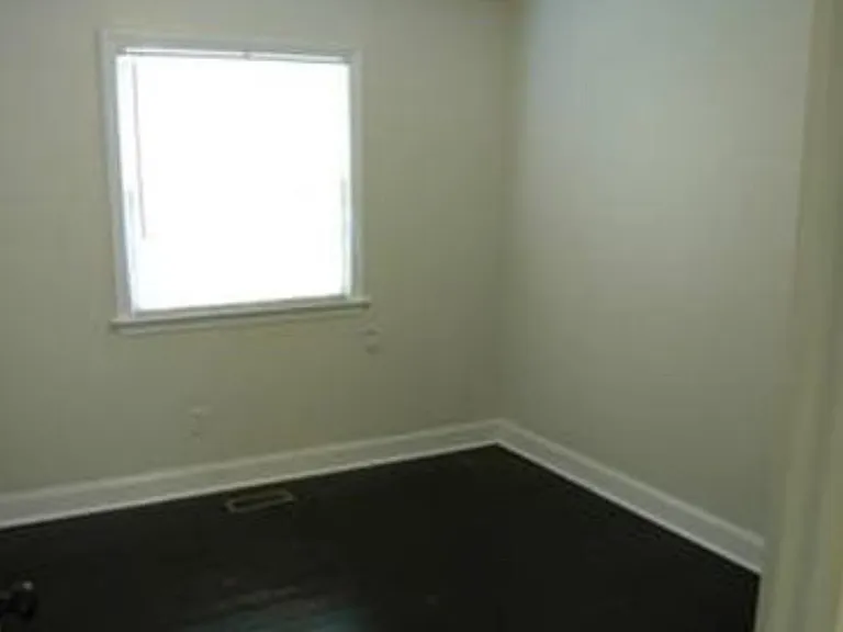 113 Howard St — Photo 17