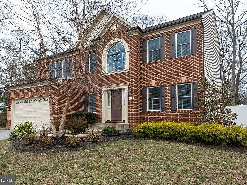 1st image of 521 Saint Martins Ln