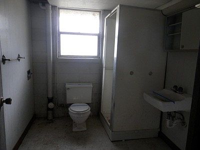 2nd image of 410 E 1st Ave