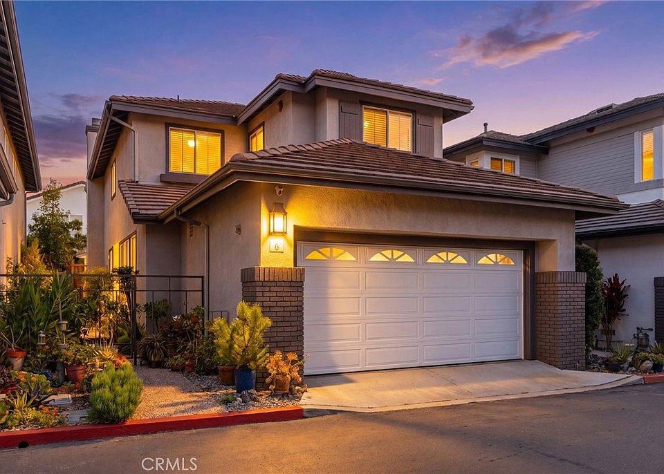 1st image of 6 Cottage Ln