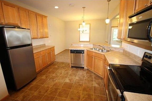 2nd image of 15652 Emerald Dr N