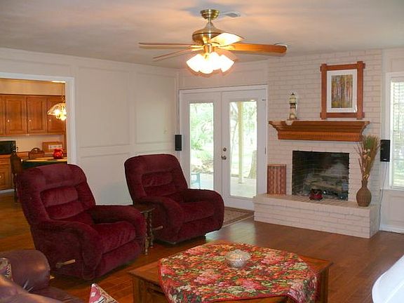 4th image of 2008 Woodbrook St